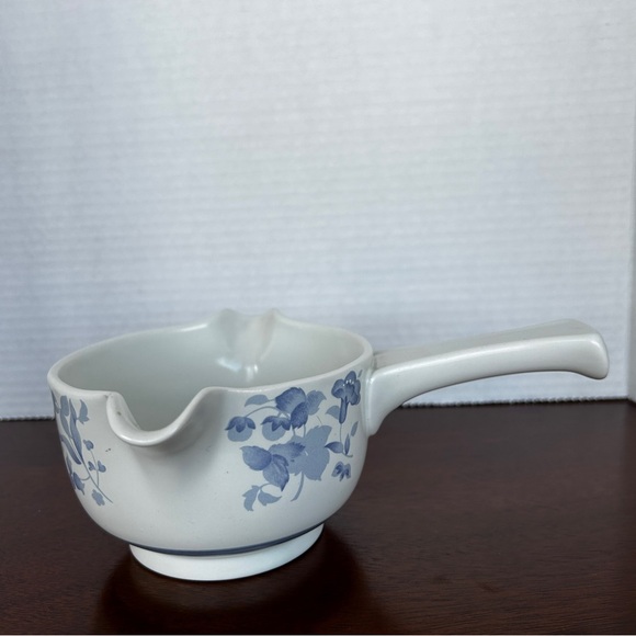 Vintage Royal Doulton Lambeth Stoneware "Shadow Play" Gravy Boat England - Picture 2 of 7